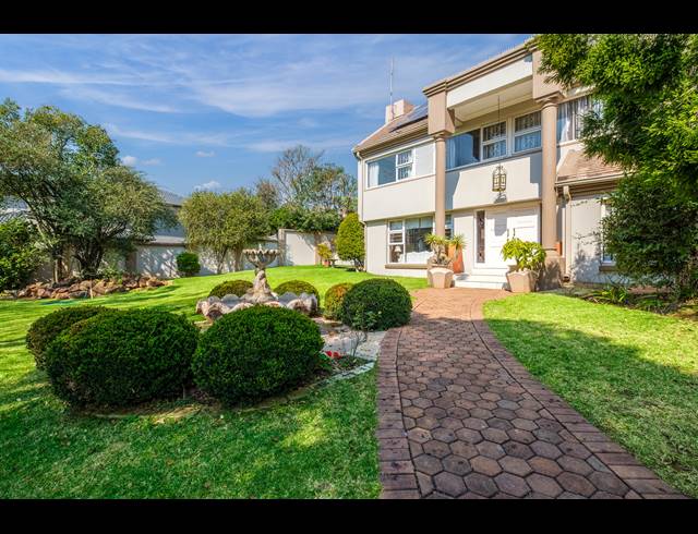 5 BEDROOM HOUSE FOR SALE IN NORTHCLIFF